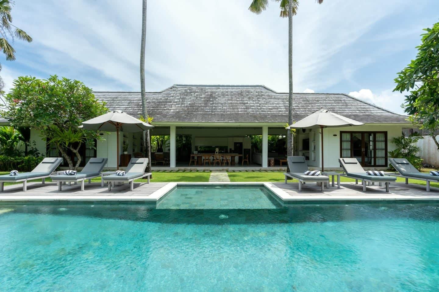Prime Location Ready 3 Bedroom Villa for Sale Leasehold in Berawa