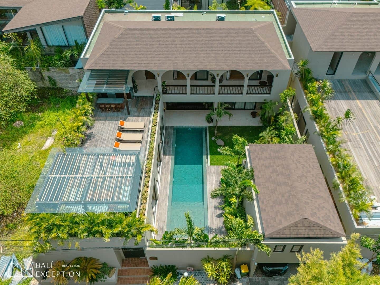 Walking Distance to Beach 5/6 Bedroom Villa for Sale Leasehold in Berawa