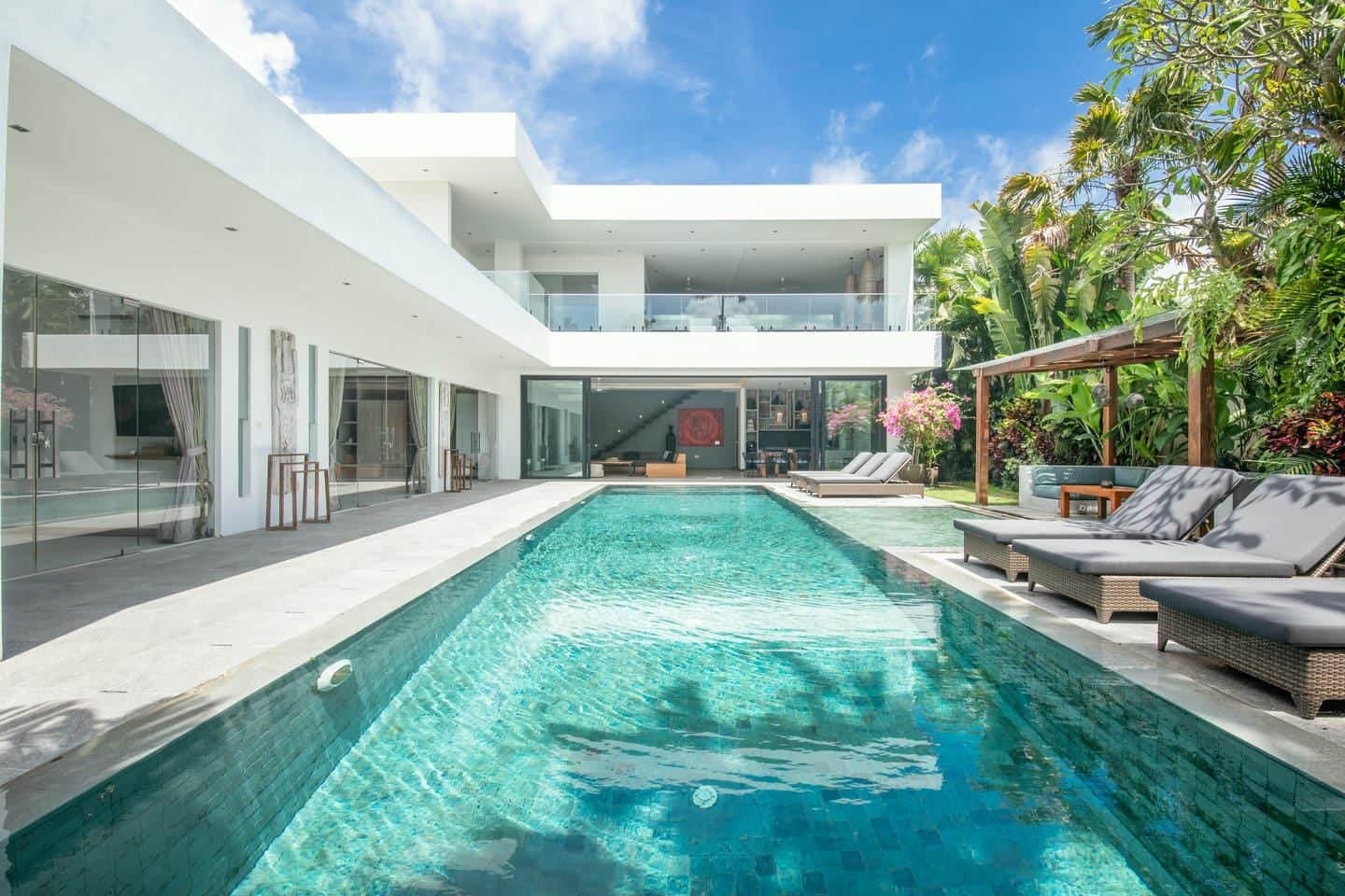 Tropical 5 Bedroom Villa for Sale Leasehold in Berawa