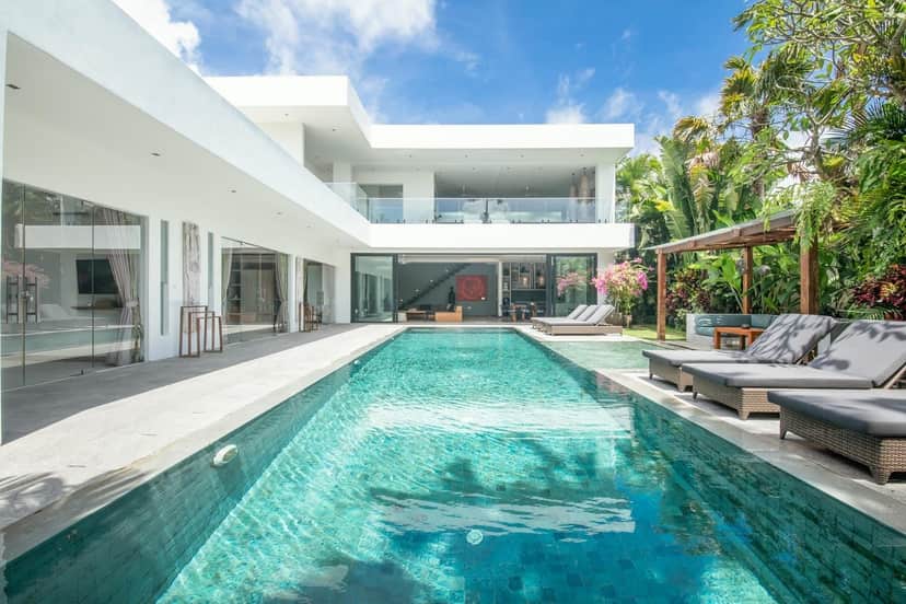 Tropical 5 Bedroom Villa for Sale Leasehold in Berawa