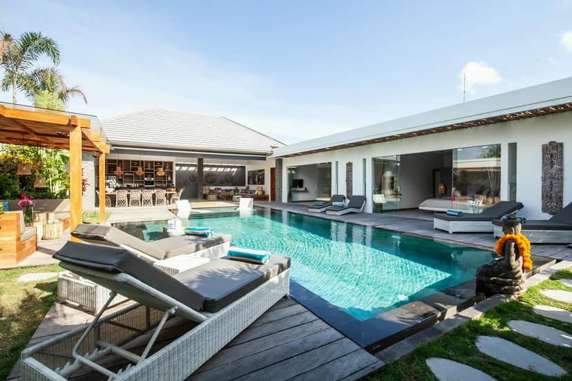 Ready Now 5 Bedroom Villa for Sale Leasehold in Seminyak