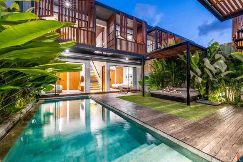High quality four bedroom leasehold property near Batu Bolong Beach