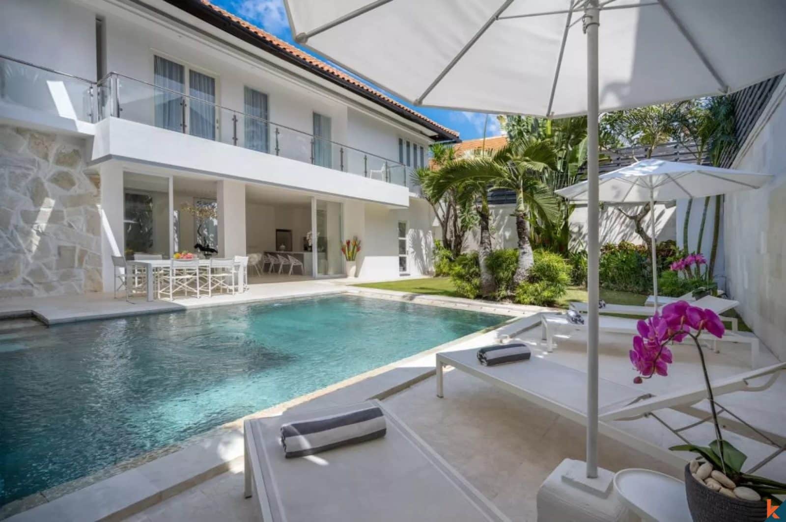 Contemporary Tropical Four Bedroom Villa tranquil in Seminyak