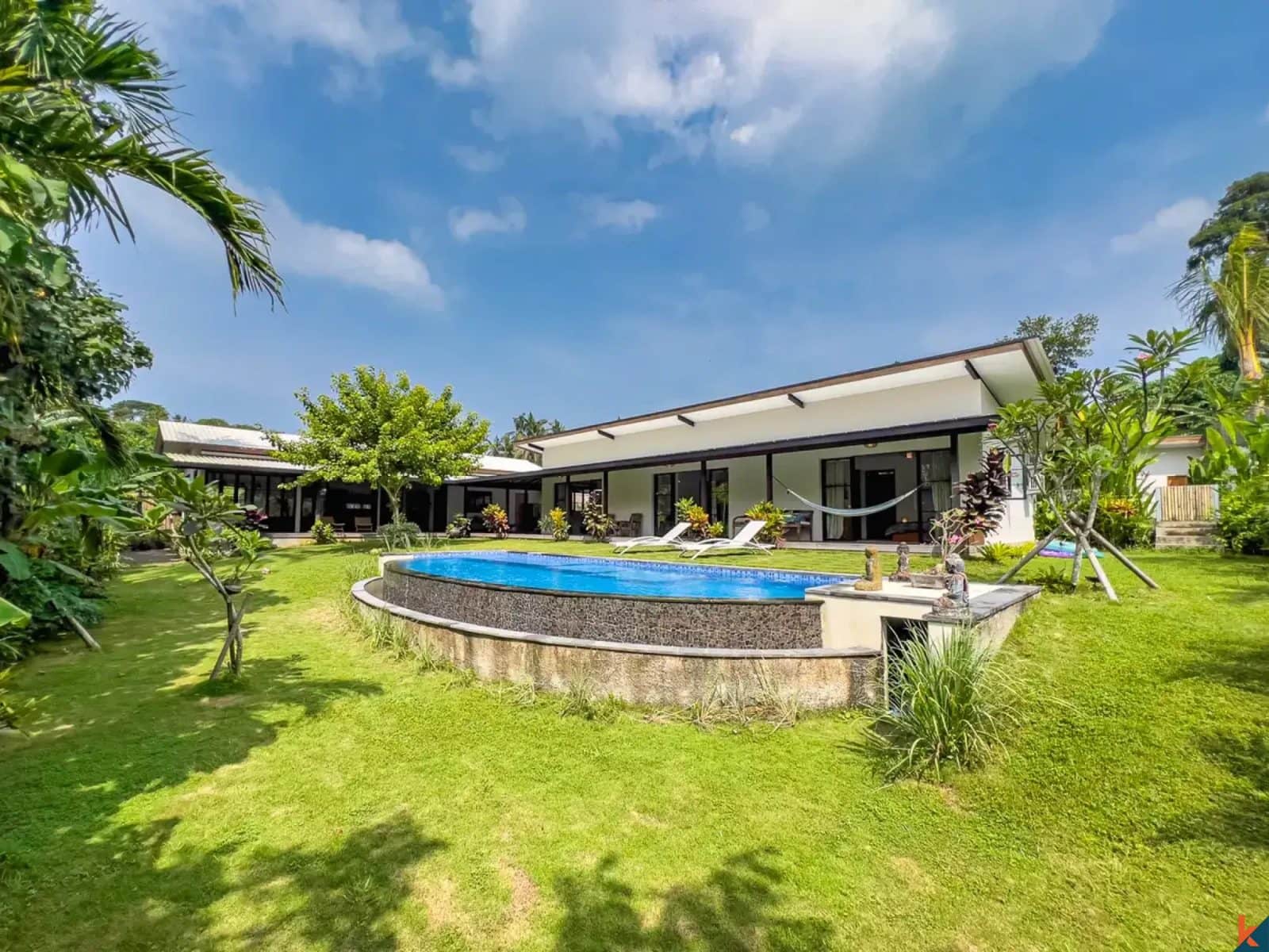 New four bedroom high quality leasehold real estate in Kedungu