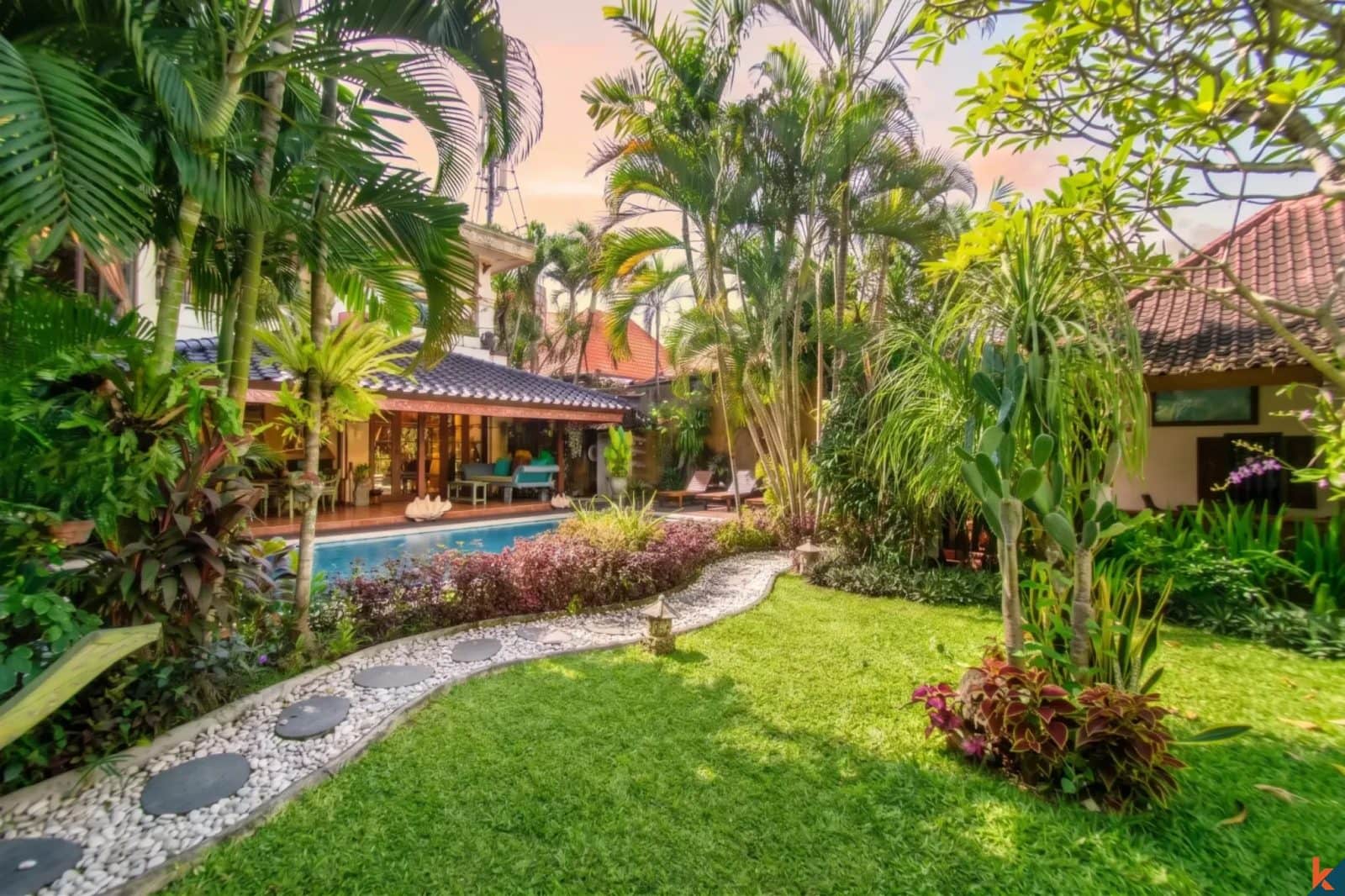 Freehold Real Estate with Traditional Influences for Sale in Central Seminyak