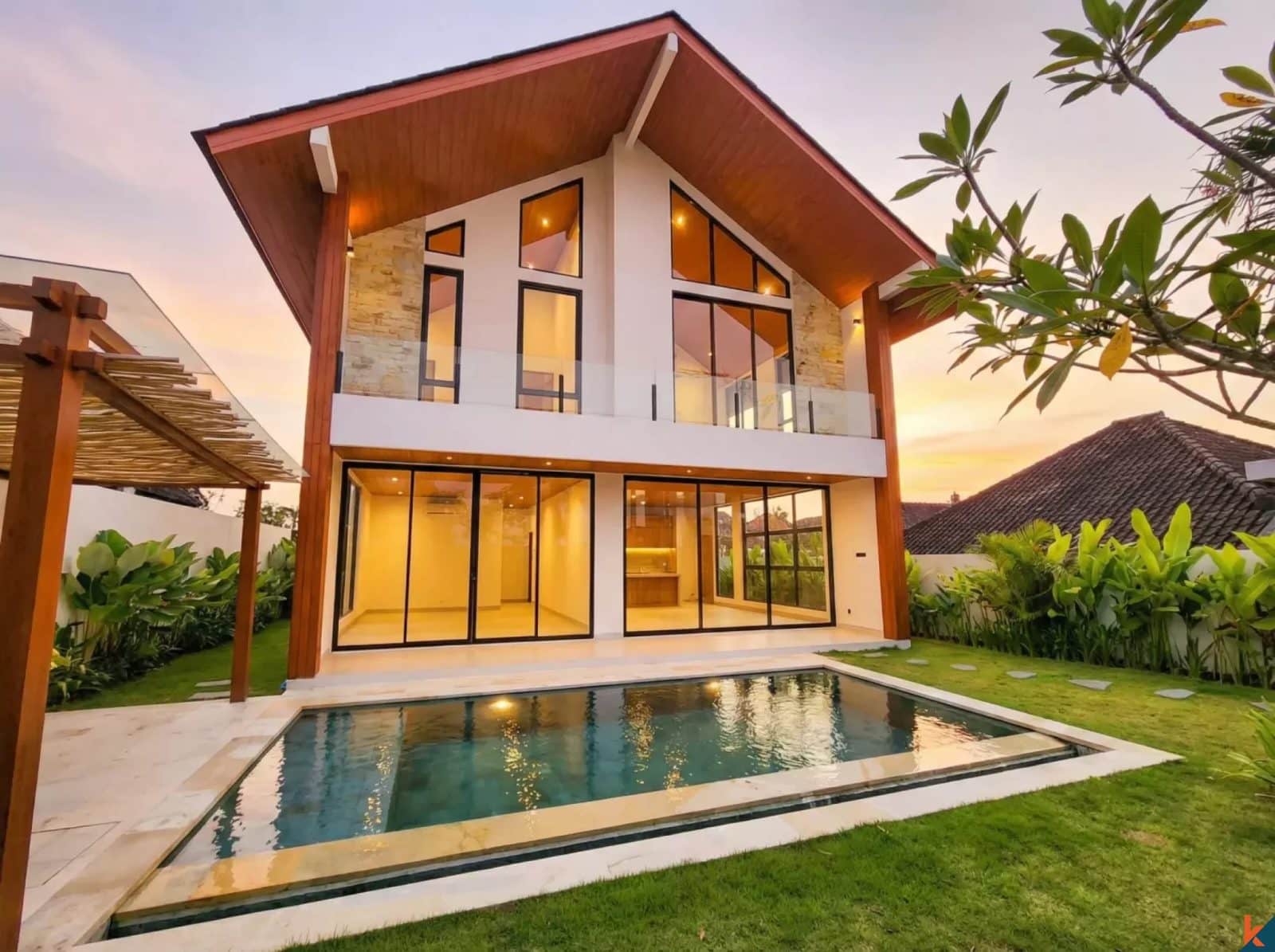 Modern Three Bedroom Leasehold Villa in Cemagi