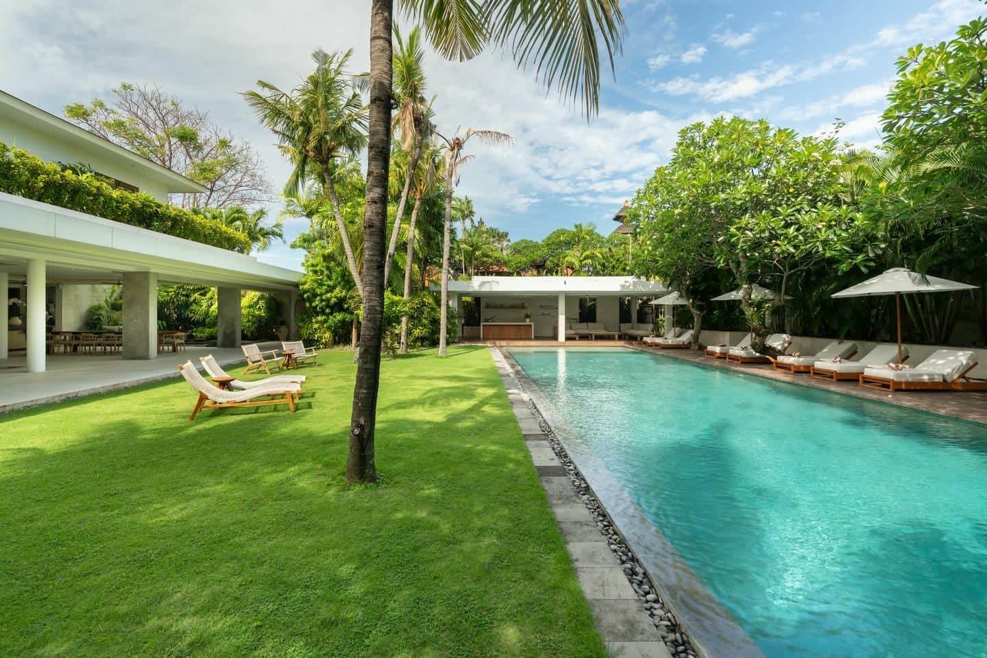 Walking Distance to the Beach 7 Bedroom Villa for Sale Leasehold in Berawa