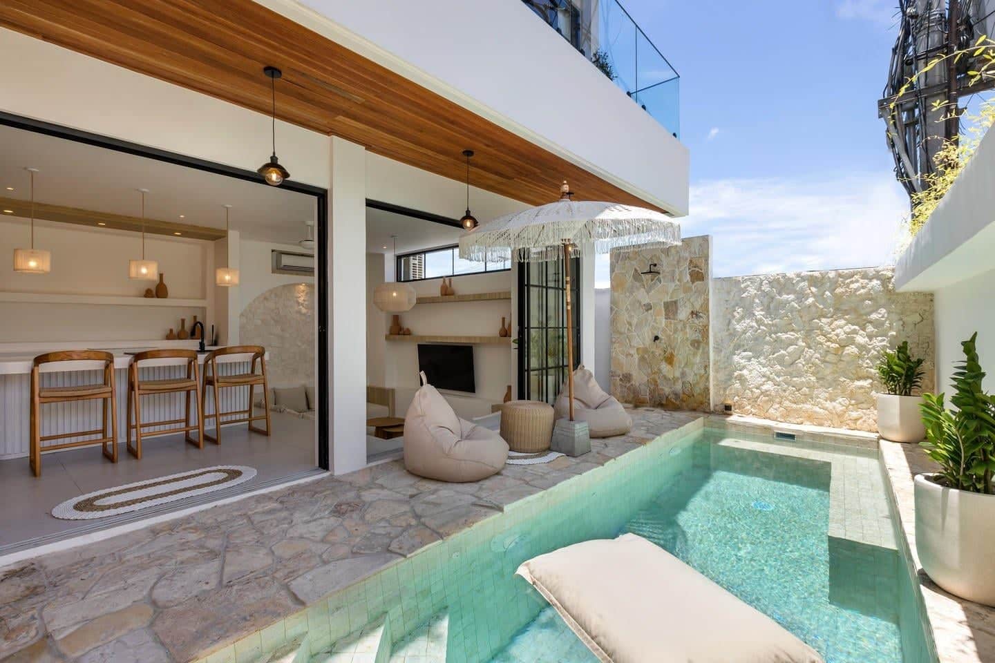 Close to the Beach 6 Bedroom Villa for Sale Leasehold in Berawa