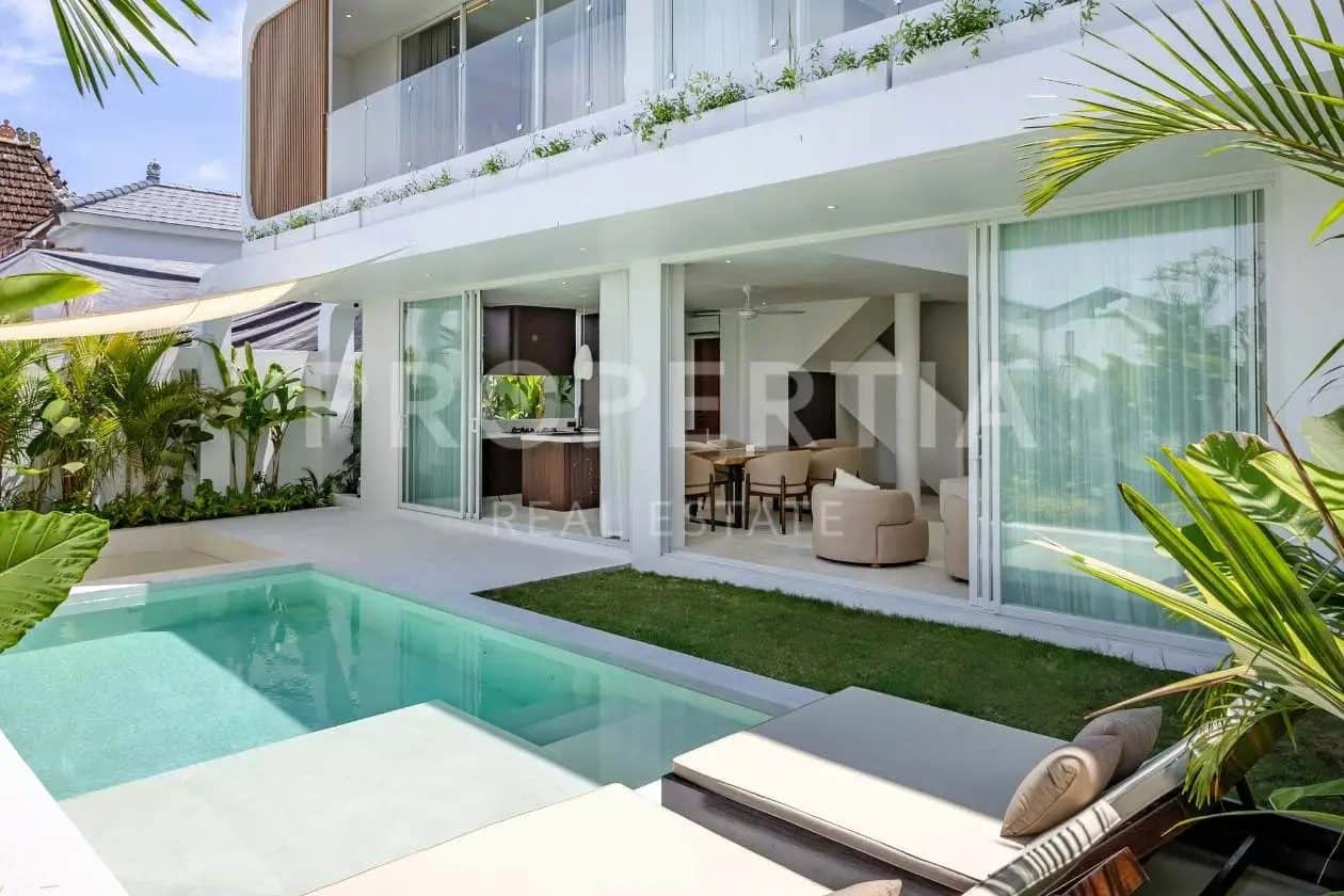 Serene Modern Coastal Villa Walking Distance to Seseh Beach