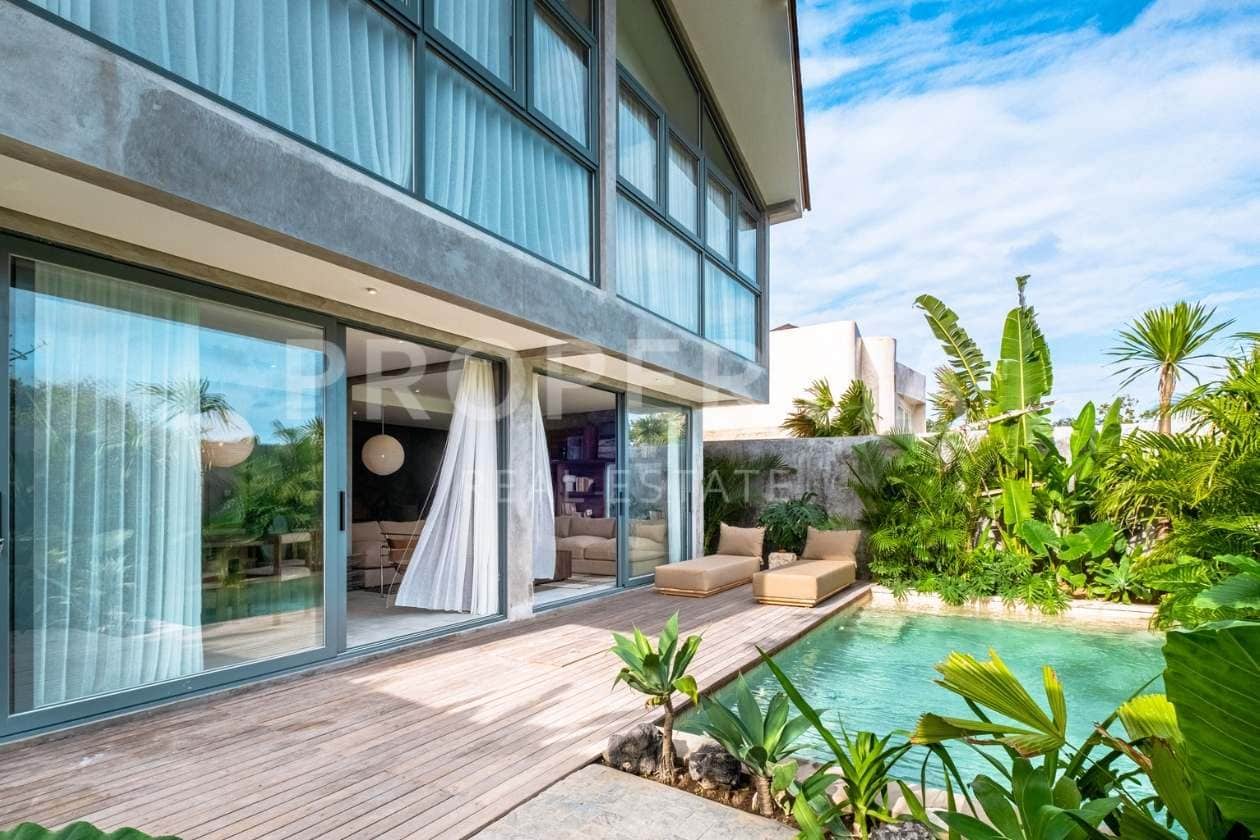 Modern 2 Bedrooms Villa Just Steps From Balangan Beach
