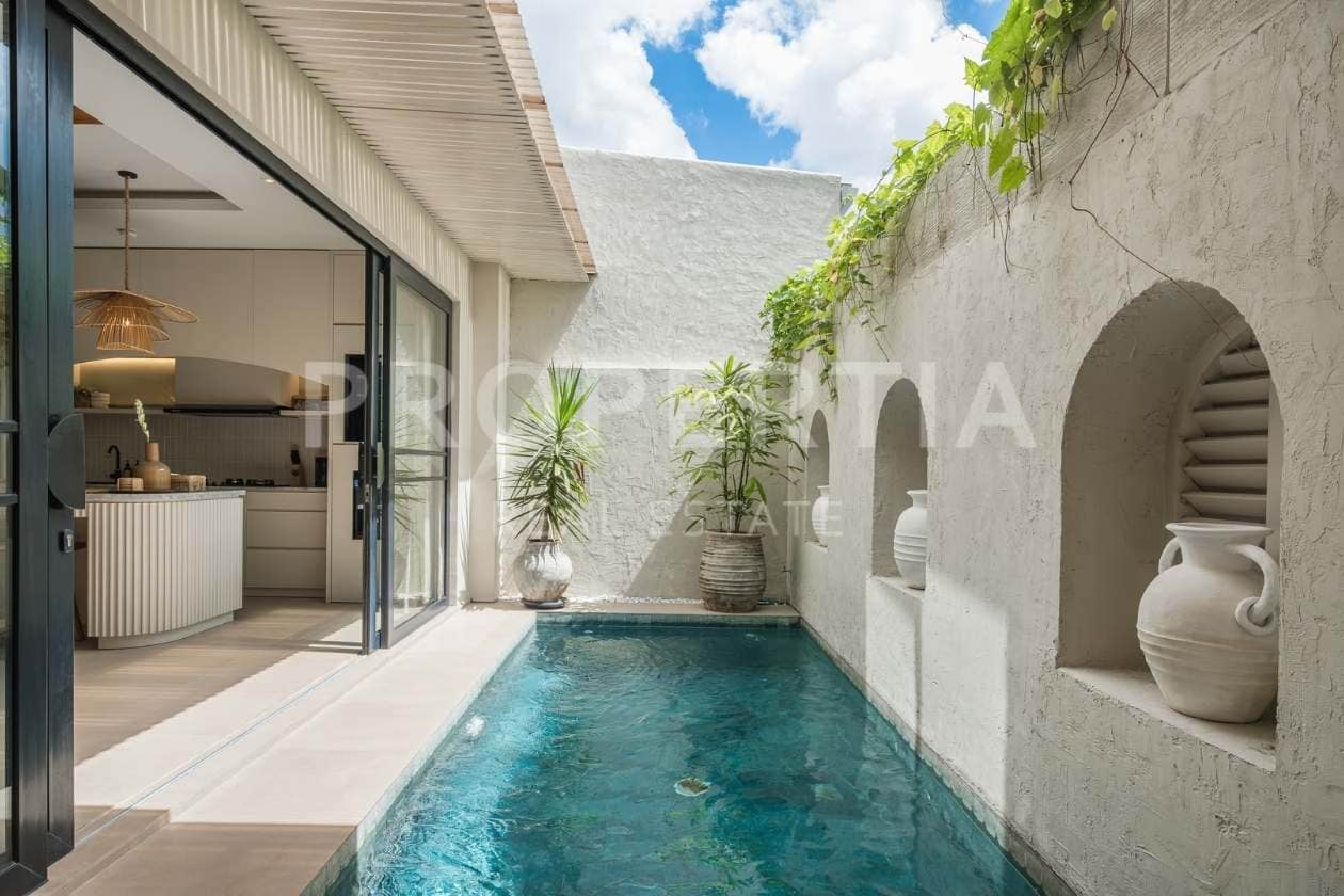Alluring Tulum-inspired Turnkey Villa in Pererenan