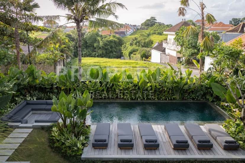 4-bedroom leasehold villa in Canggu — photo 2 of 5