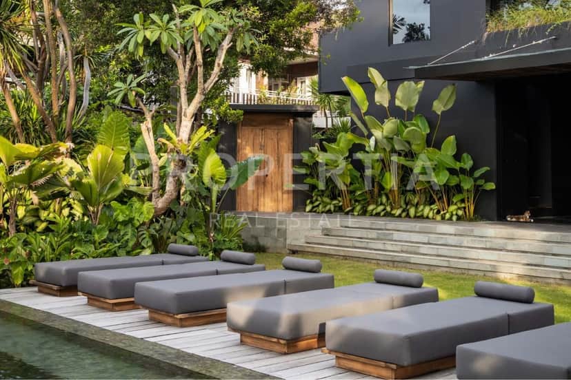 4-bedroom leasehold villa in Canggu — photo 3 of 5