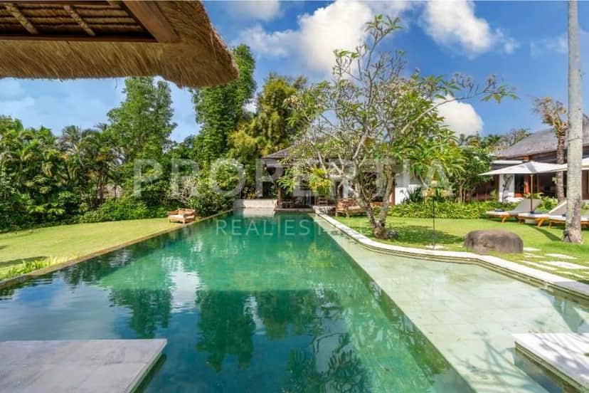 5-bedroom freehold villa in Pererenan — photo 2 of 5