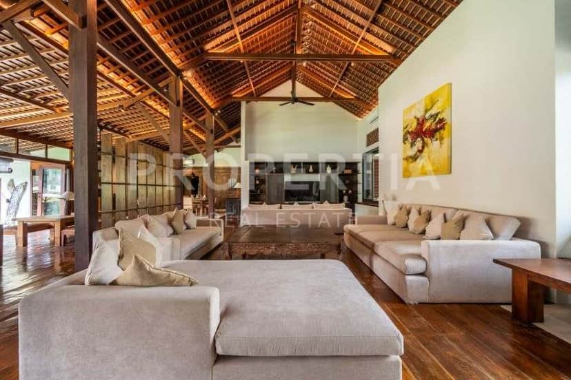 5-bedroom freehold villa in Pererenan — photo 3 of 5