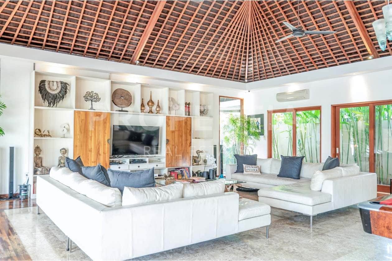 5-bedroom leasehold villa in Canggu — photo 3 of 5