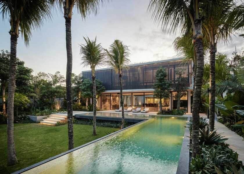Ready Now 6 Bedroom Villa for Sale Freehold in Pererenan