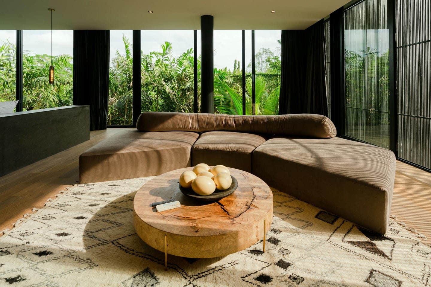 6-bedroom freehold villa in Pererenan — photo 2 of 5