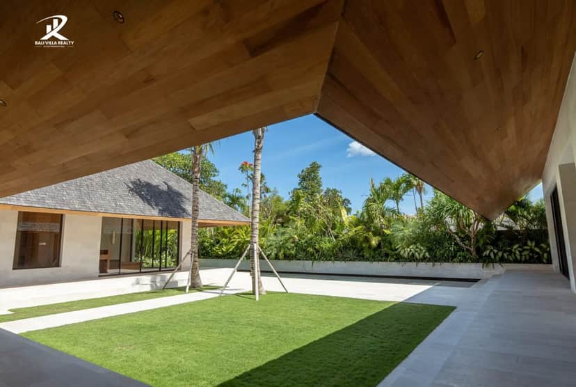 5-bedroom leasehold villa in Pererenan — photo 4 of 5
