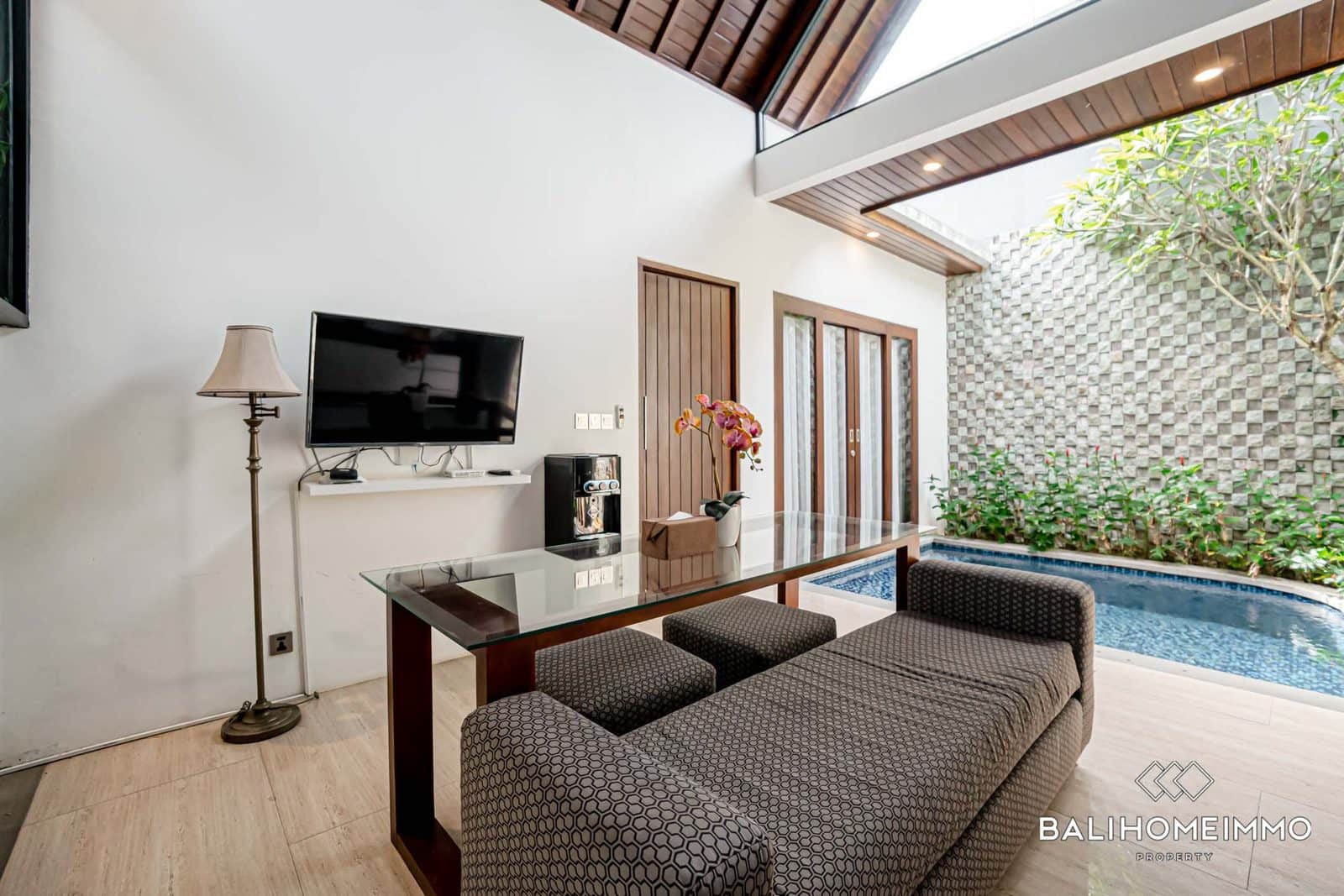 5-bedroom leasehold villa in Seminyak — photo 2 of 5