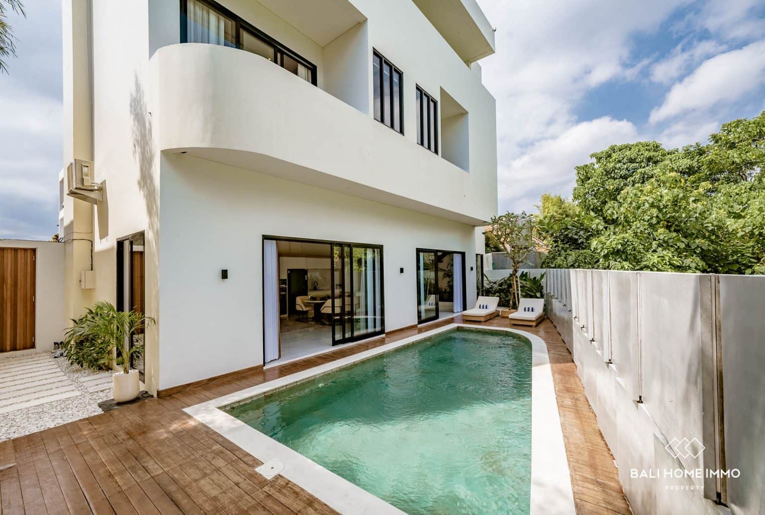 Modern Tropical 3 bedroom Villa for sale in Umalas - RF11623B