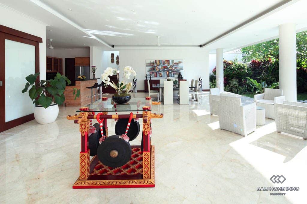5-bedroom freehold villa in Canggu — photo 4 of 5