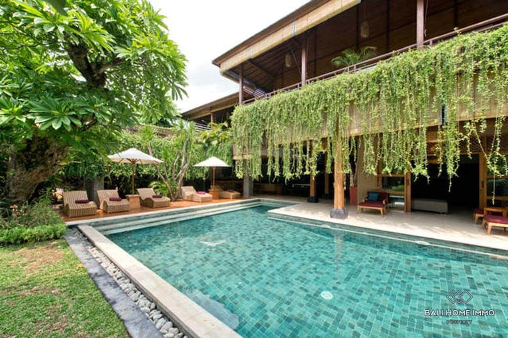 6 Bedroom Villa for Sale Freehold in Seminyak