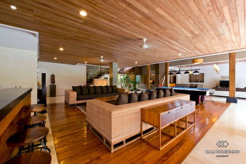 6-bedroom freehold villa in Seminyak — photo 2 of 5