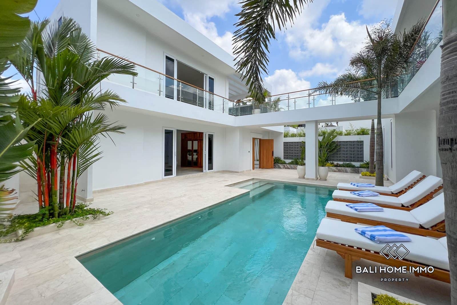 Charming 4 Bedroom Villa for Rent and Sale Leasehold in Bali Pererenan Tumbak Bayuh