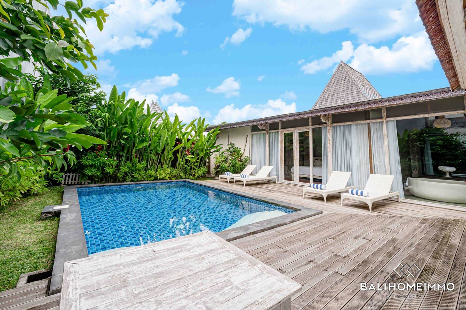 Villa Complex for Sale Leasehold in Bali Batu Belig