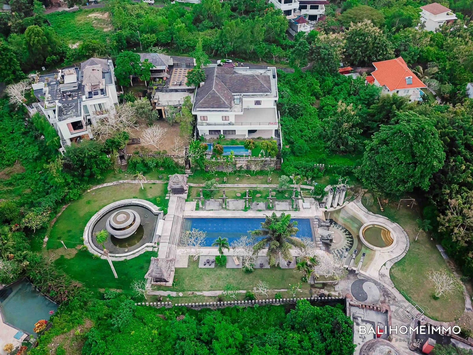 Spacious 4 Bedroom with ocean view Villa for Sale in Bali Ungasan