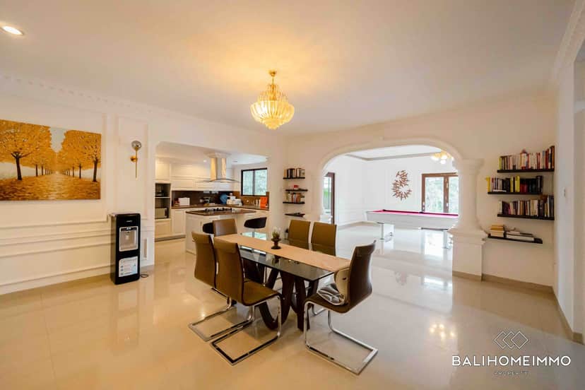 4-bedroom freehold villa in Ungasan — photo 2 of 5