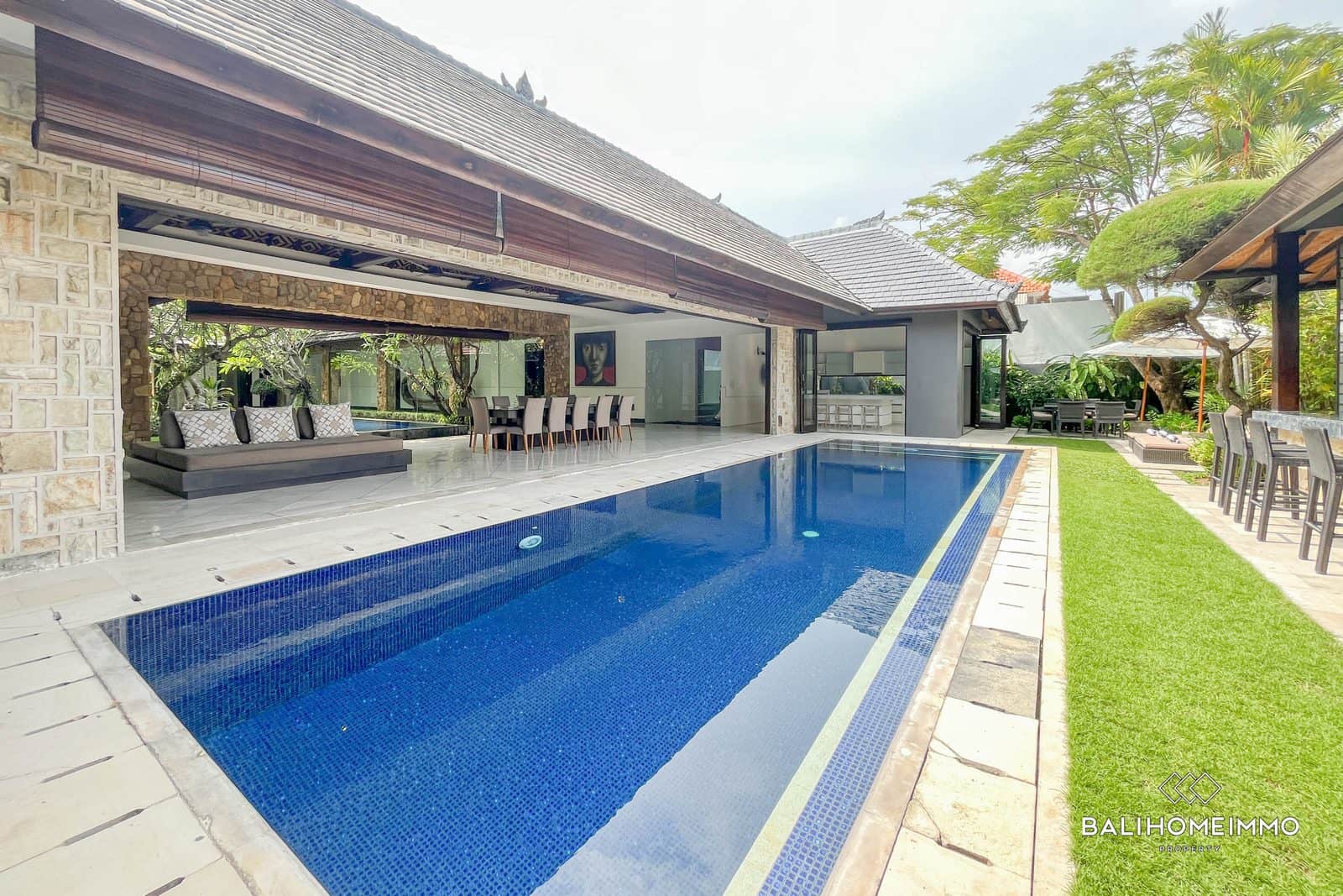 Spacious 5 Bedroom Villa for Sale Freehold in Bali Seminyak