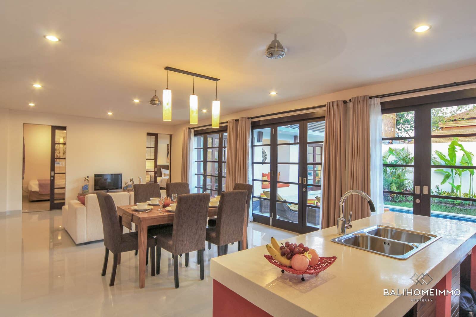 4-bedroom leasehold villa in Kerobokan — photo 3 of 5