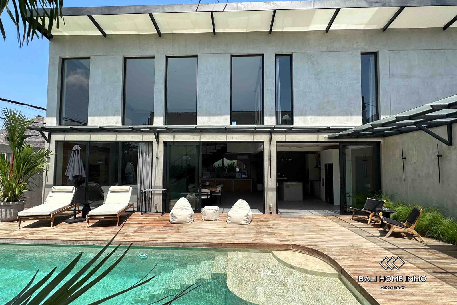 4-bedroom leasehold villa in Canggu — photo 2 of 5