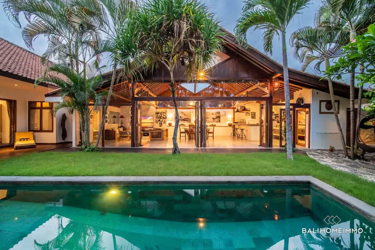 Peaceful 3 bedroom Villa for Sale in Kerobokan Bali