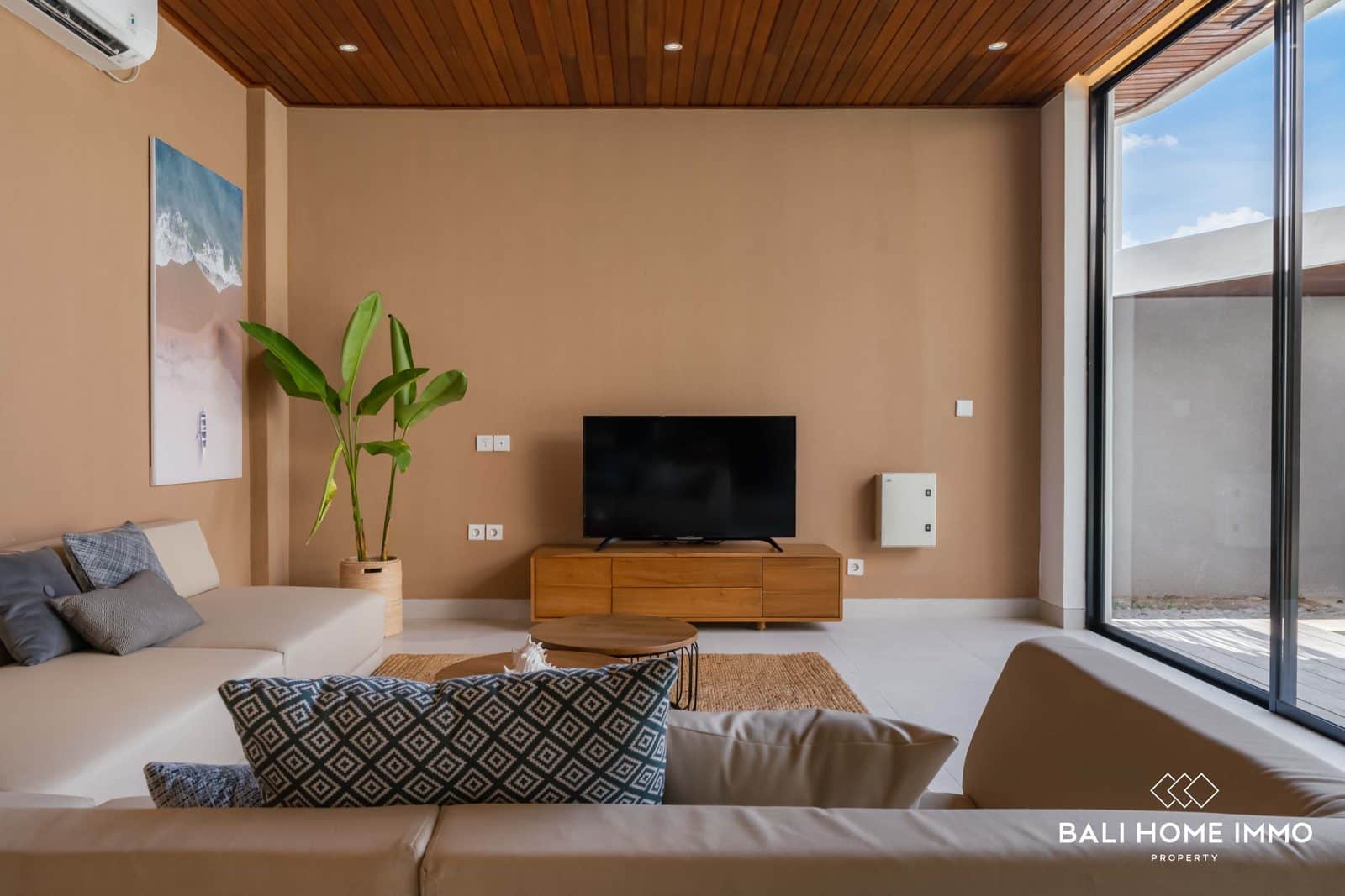 3-bedroom freehold villa in Pererenan — photo 3 of 5