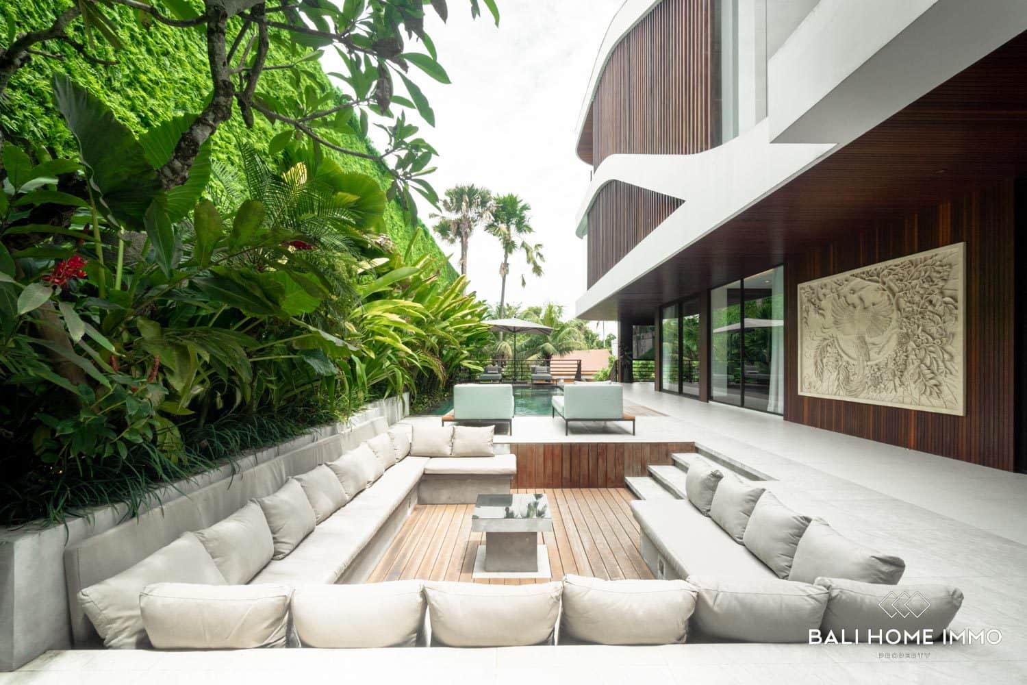 Brand New Luxurious 6 Bedroom Villa for Sale & Rent in Bali Pererenan Beachside