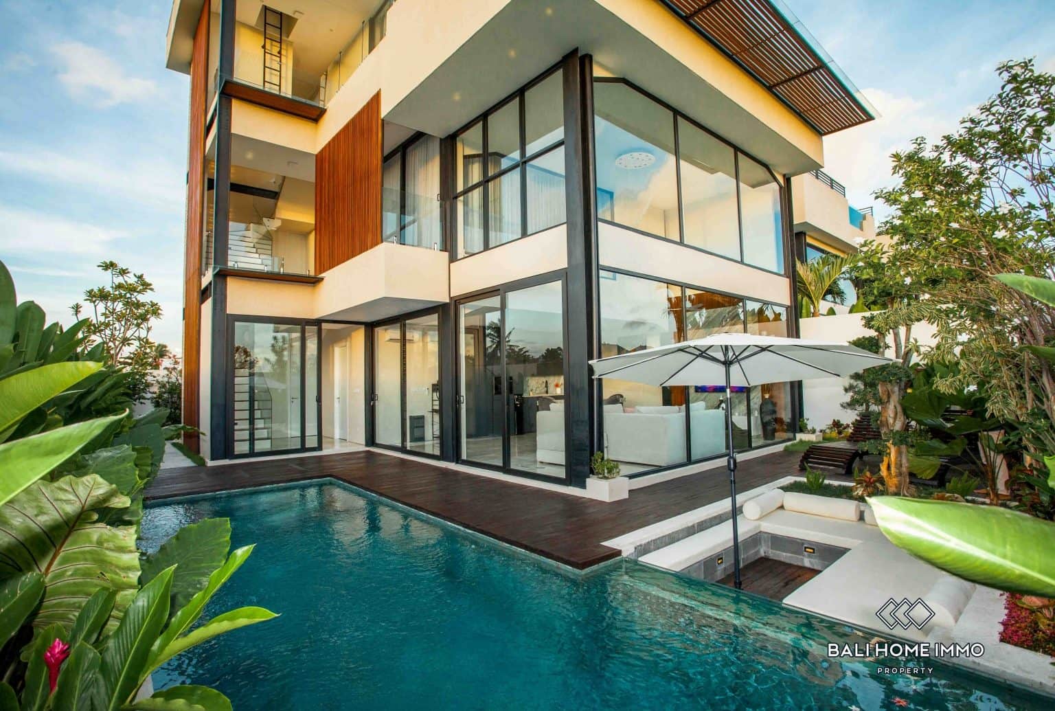 Modern 4 Bedroom Villa for sale and rent near Pantai Lima Pererenan Bali