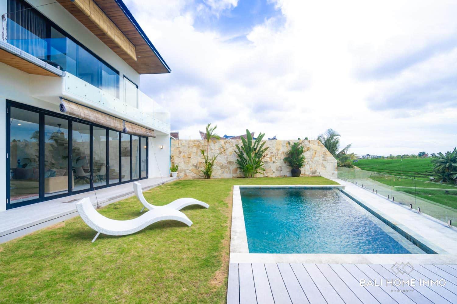 4-bedroom leasehold villa in Canggu — photo 2 of 5