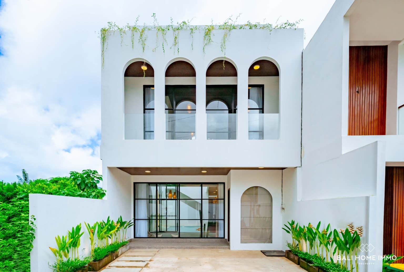 BEAUTIFUL 2 bedrooms villa for sale leasehold and freehold in Bingin