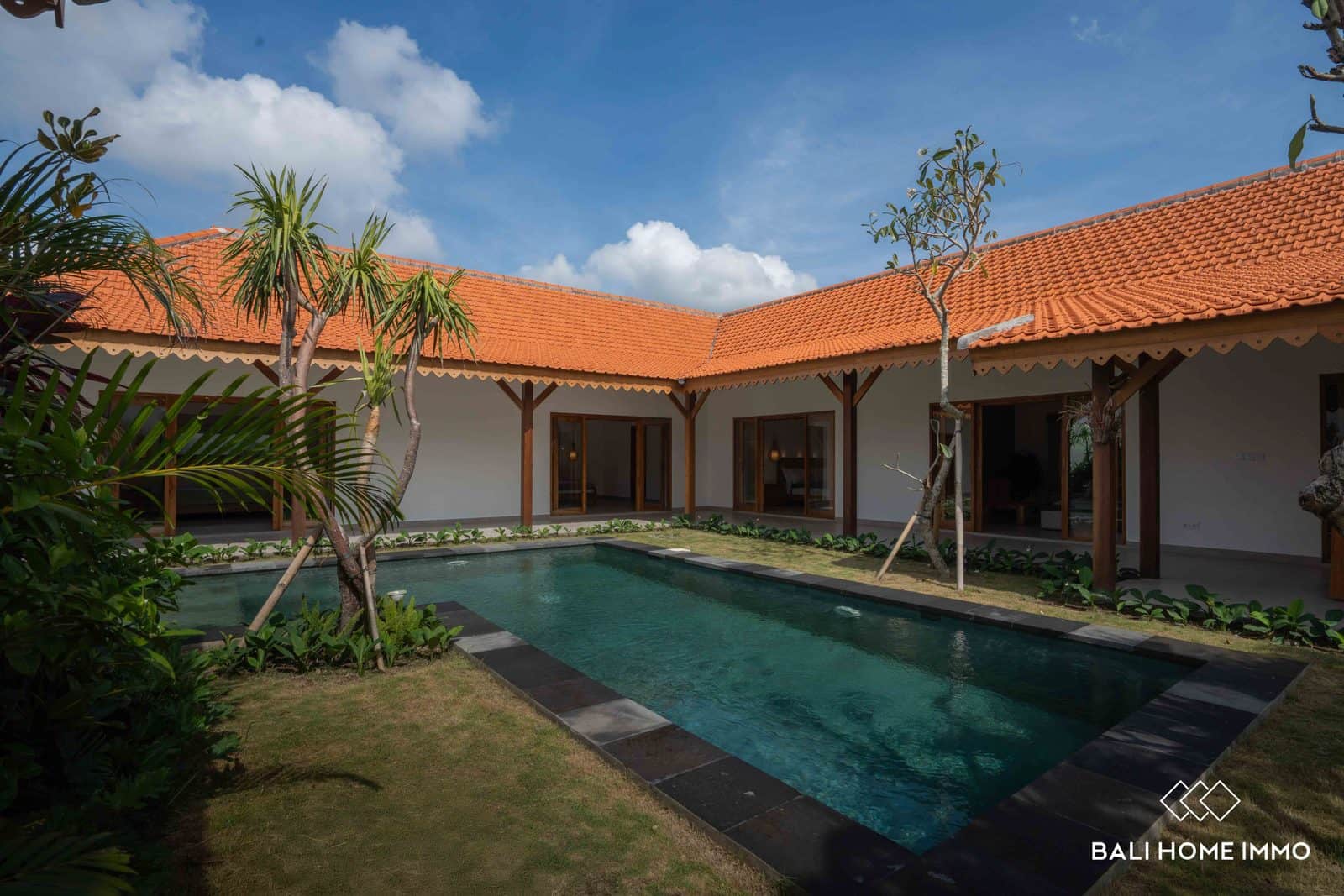 Brand New 3 bedroom Villa for Sale Leasehold in North Seseh