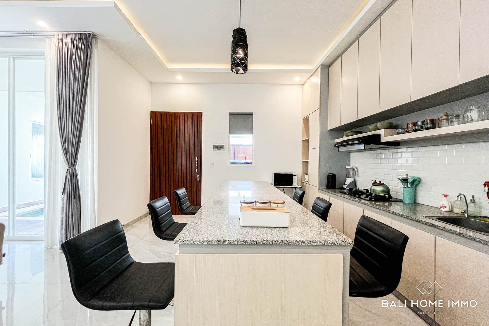 4-bedroom freehold villa in Jimbaran — photo 4 of 5