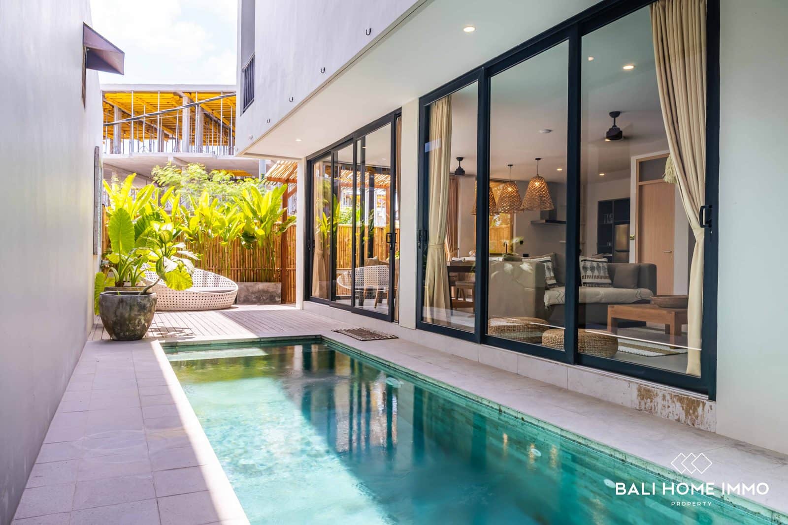 Beautiful 4 Bedroom villa for sale Bali Canggu Batu Bolong