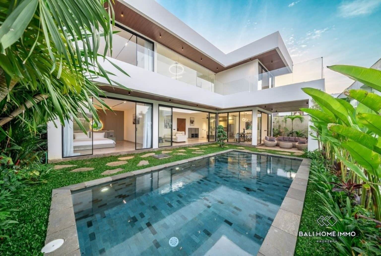 Modern 3 Bedroom Modern Villa for Sale and Rental in Ubud