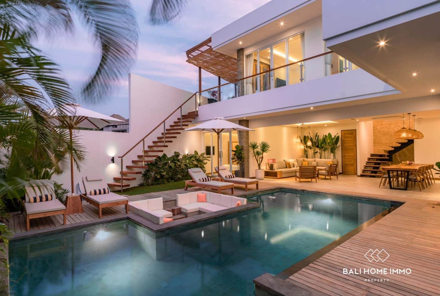 Stunning 5 Bedroom Villa for Leasehold Sale in Berawa Bali