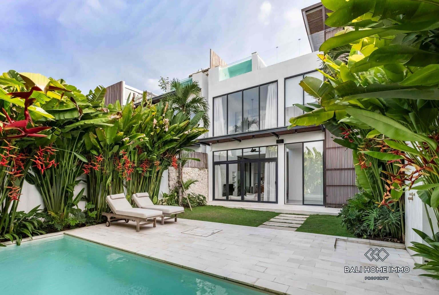 Brand New 3 Bedroom villa for sale leasehold in Bali Canggu Batu Bolong