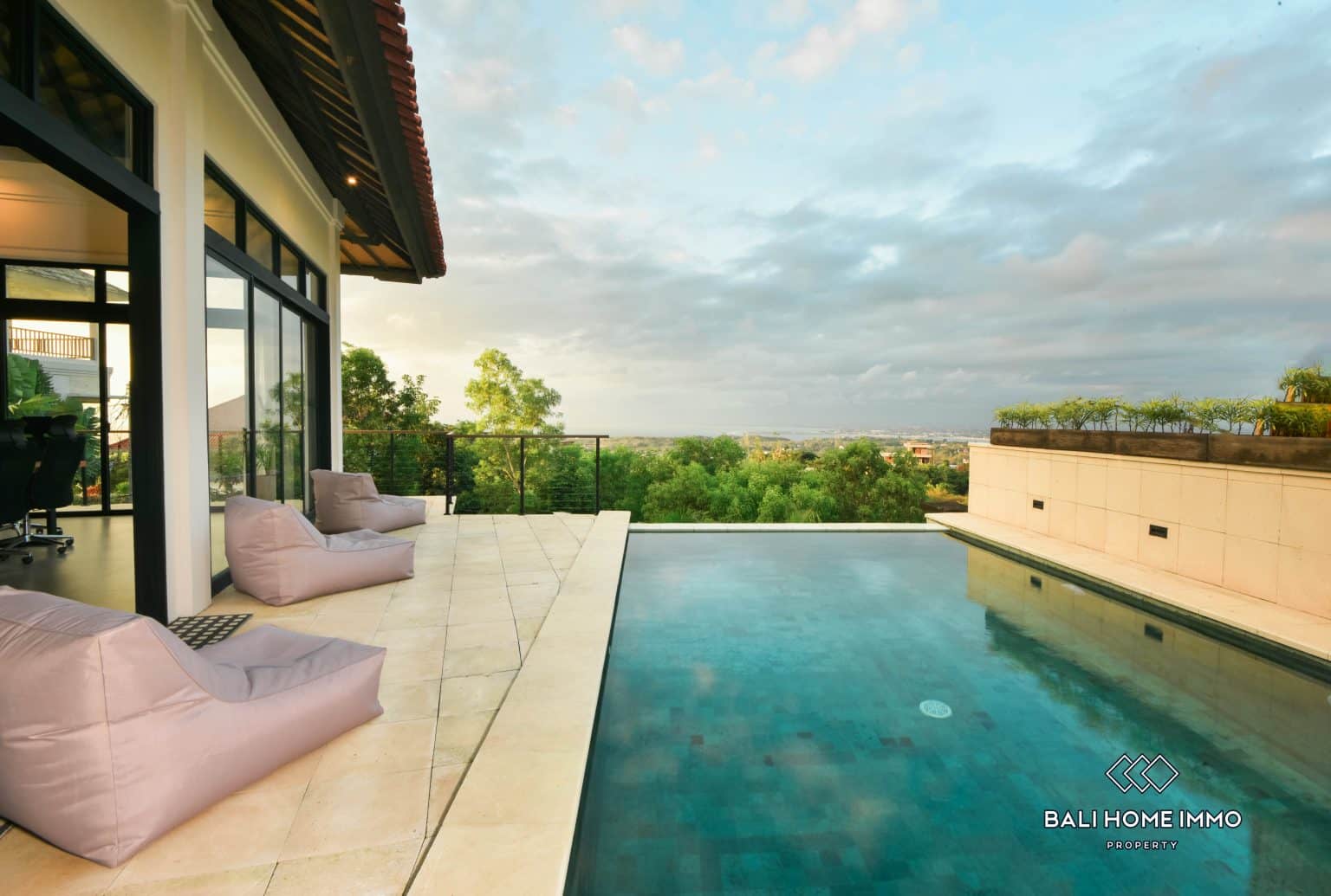 5-bedroom freehold villa in Ungasan — photo 3 of 5