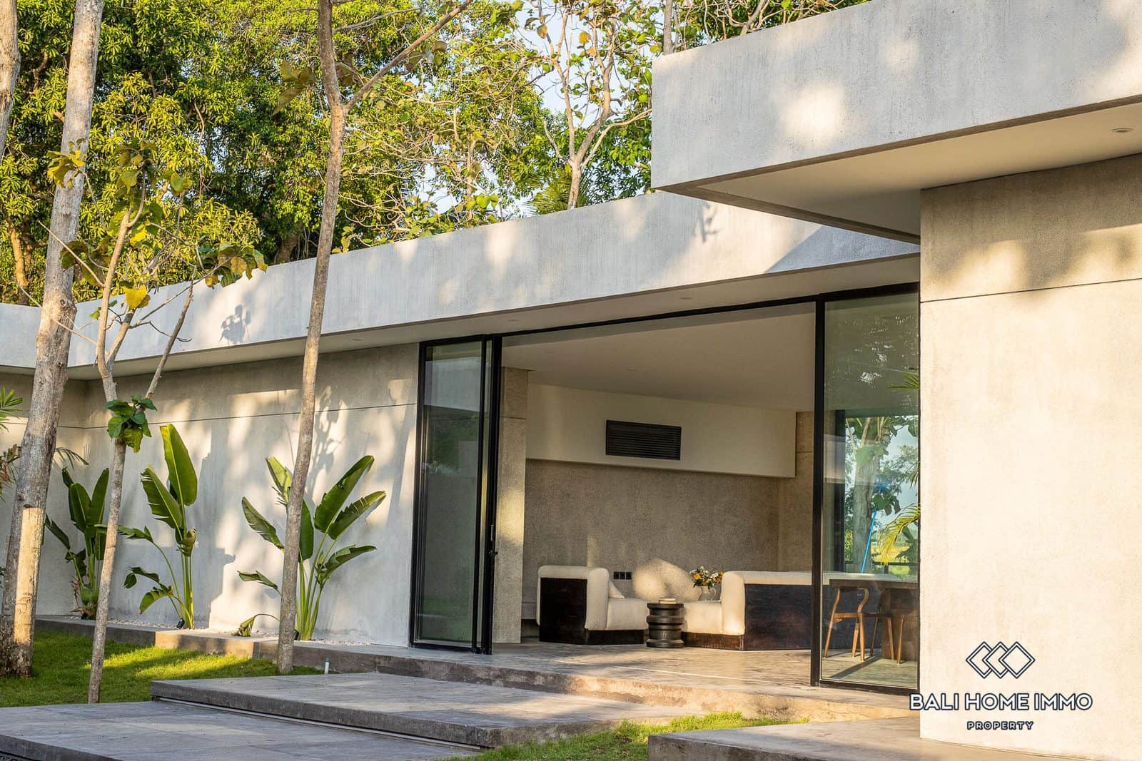 4 Bedroom Modern Villa with Absolute Ricefield View For Sale in Kaba Kaba