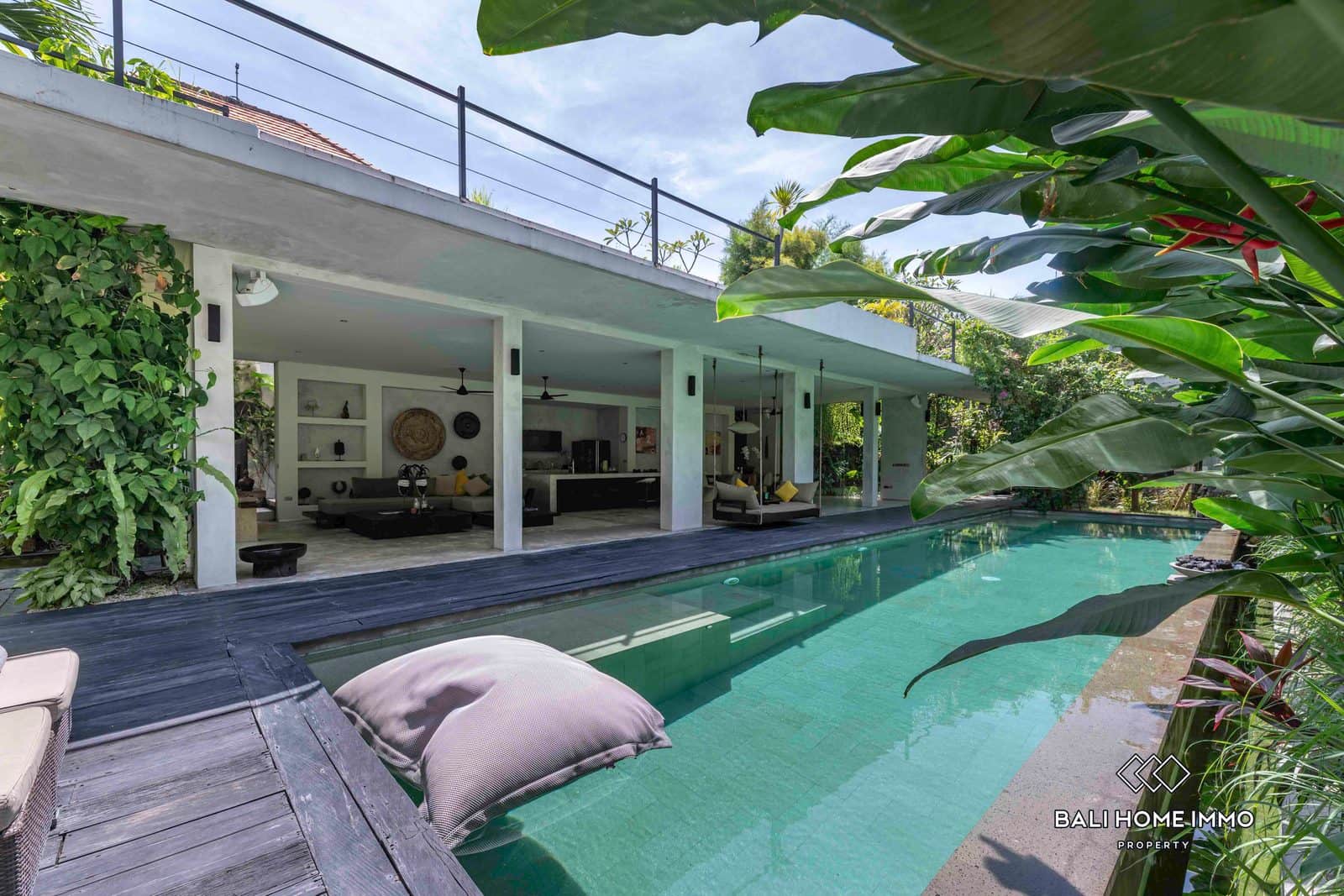 Spacious 4 Bedroom Villa for Sale in Umalas near School